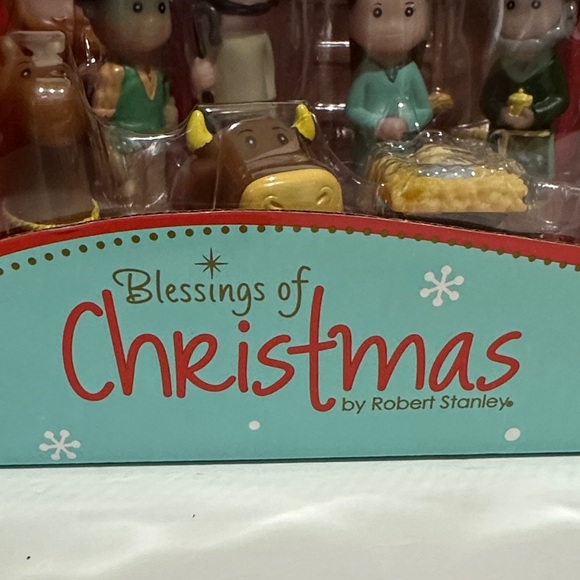 Blessings of Christmas Nativity Playset by Robert Stanley NIB - Picture 2 of 11